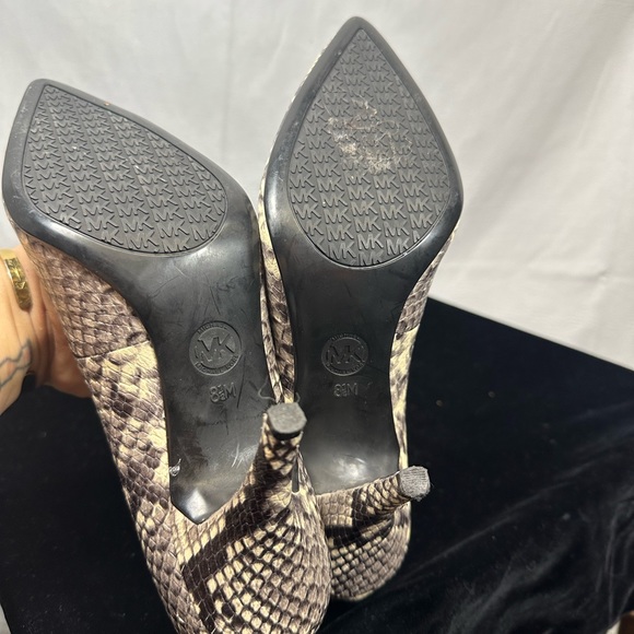 Michael Kors Snake Skin High Heel pumps size 8.5 shoe - Picture 6 of 10